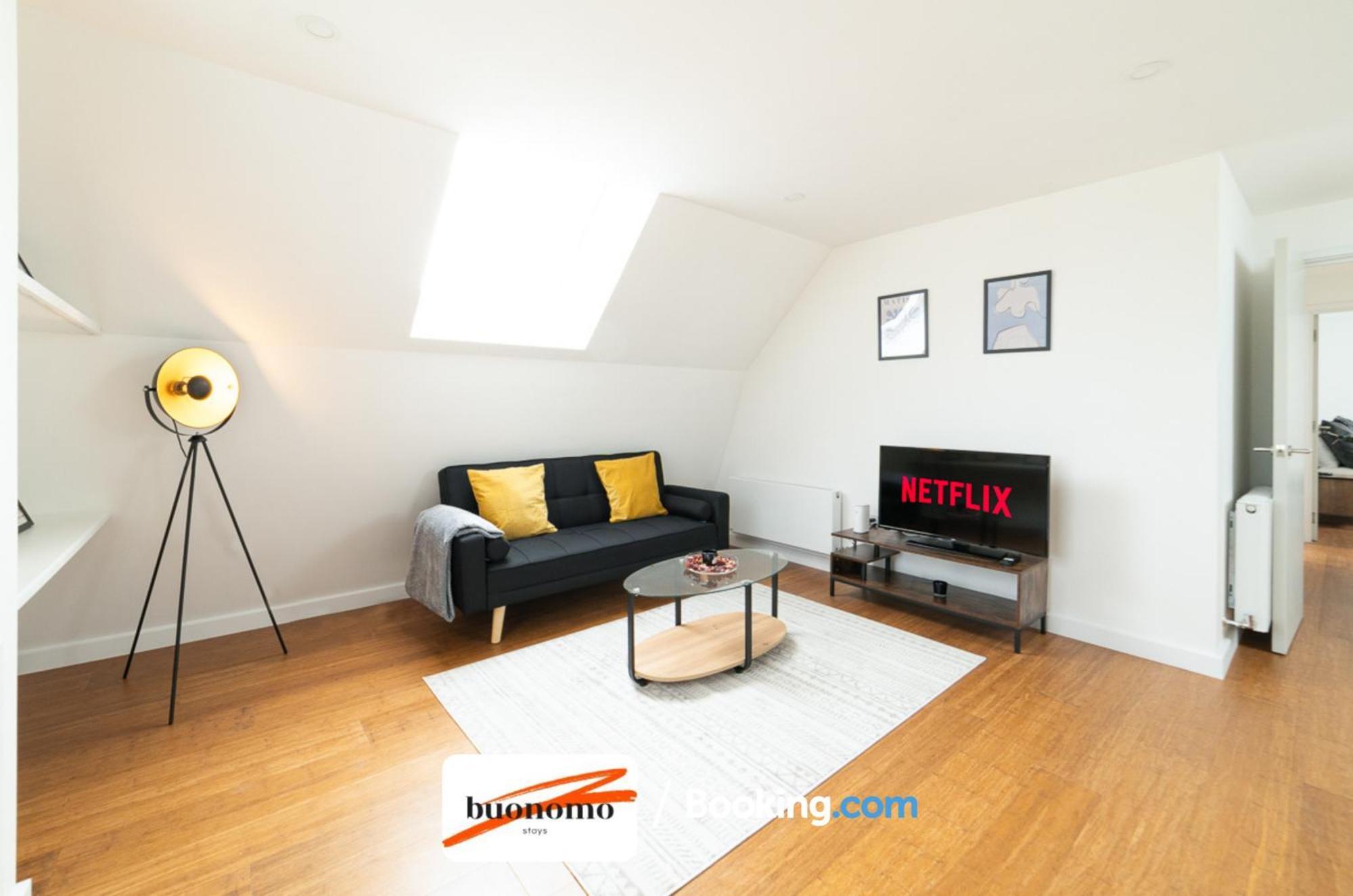 Two Bedroom Apartment At Buonomo Stays Short Lets & Serviced Accommodation Londres Extérieur photo