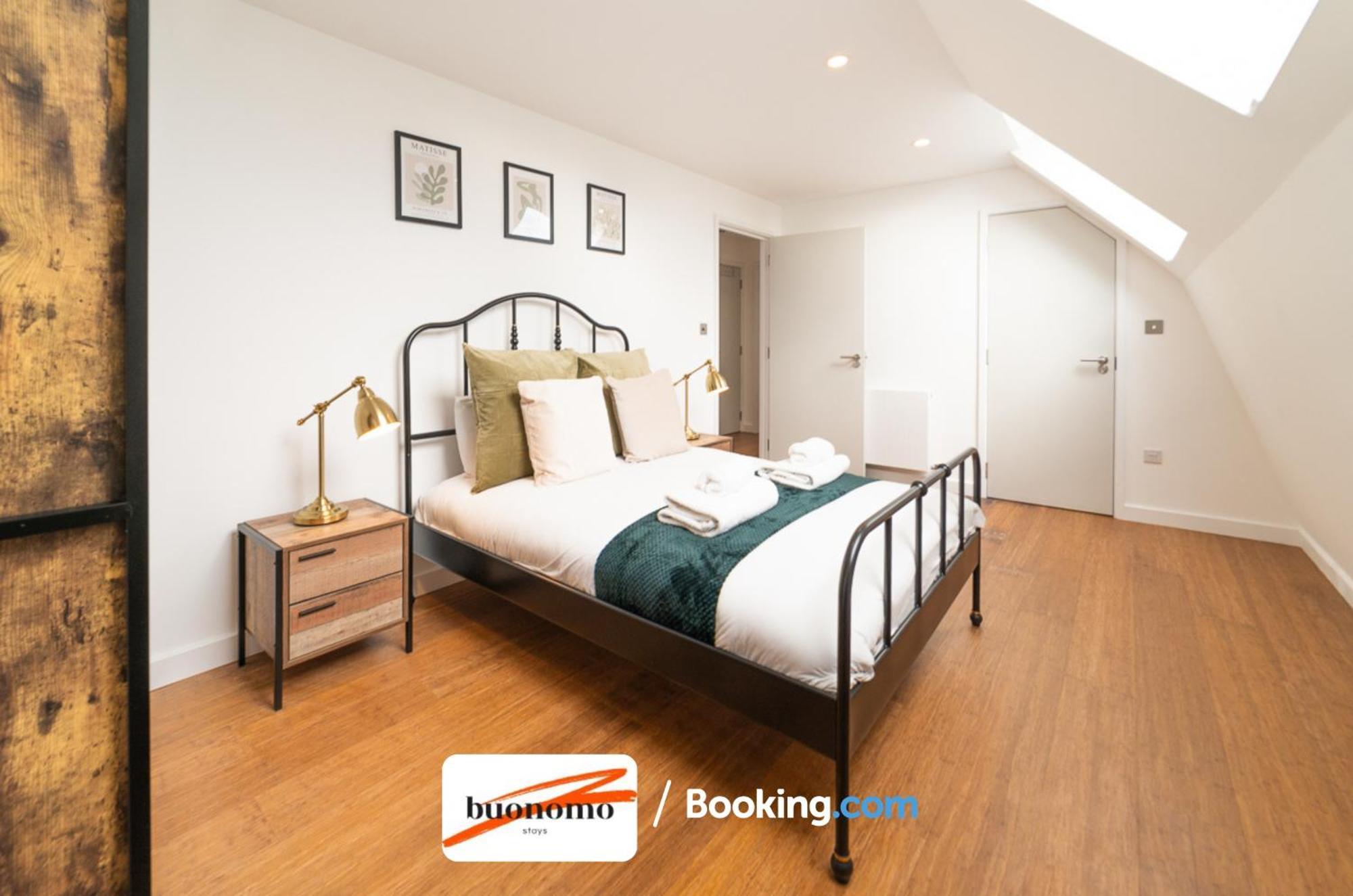 Two Bedroom Apartment At Buonomo Stays Short Lets & Serviced Accommodation Londres Extérieur photo