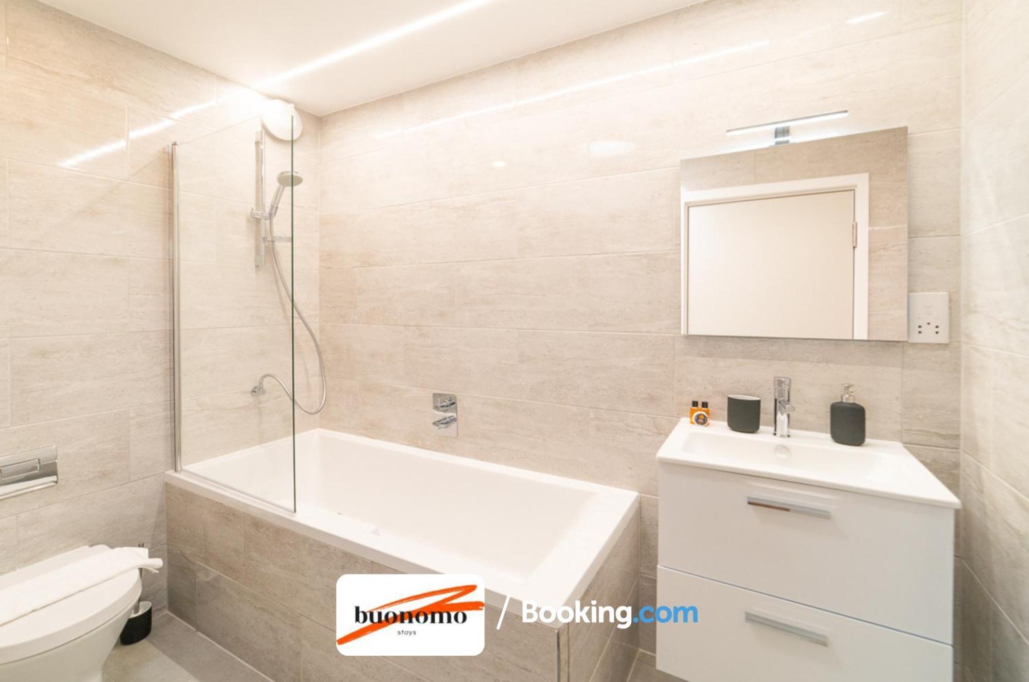Two Bedroom Apartment At Buonomo Stays Short Lets & Serviced Accommodation Londres Extérieur photo
