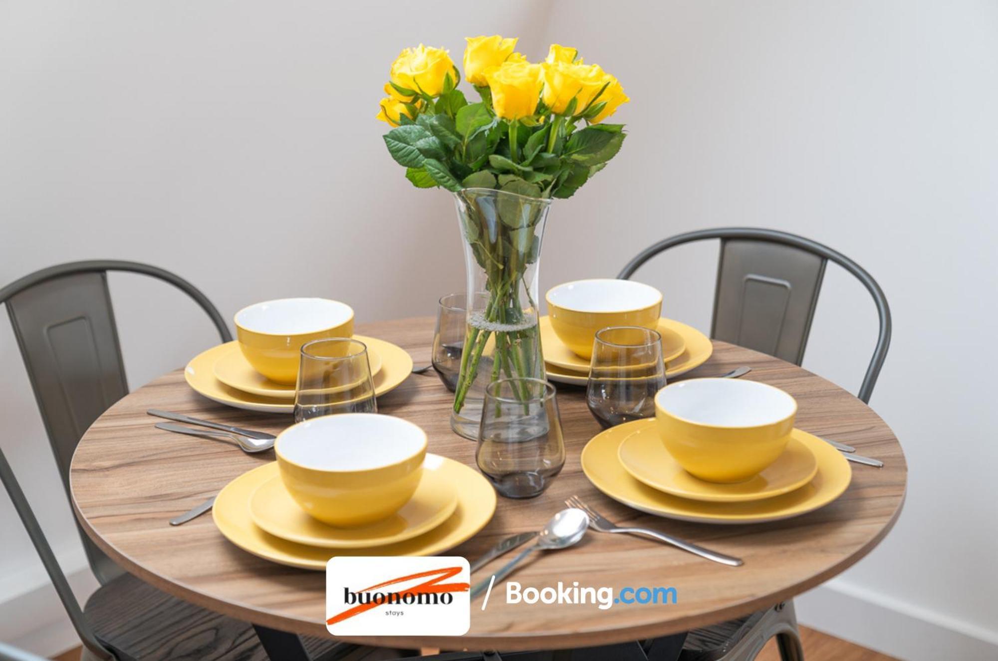 Two Bedroom Apartment At Buonomo Stays Short Lets & Serviced Accommodation Londres Extérieur photo